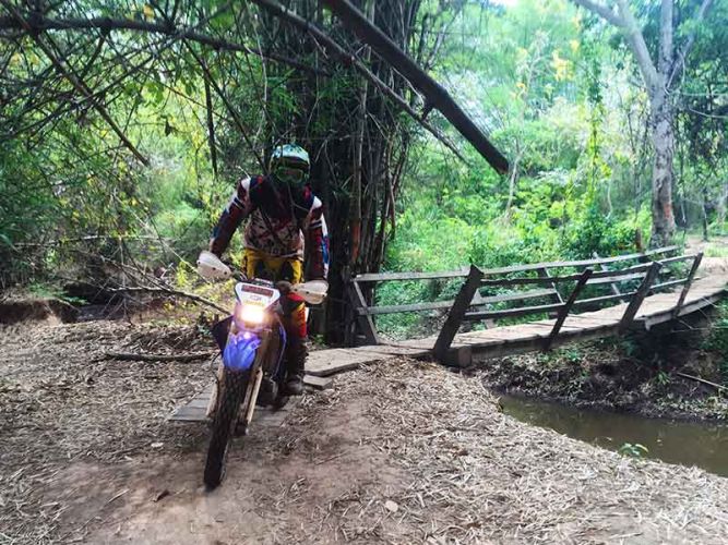 off-road-tours-cambodia-kvow-bridge