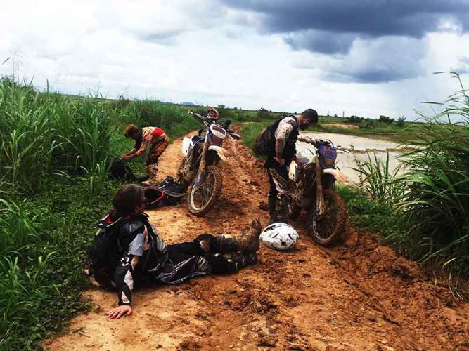 enduro-tours-cambodia-kapow