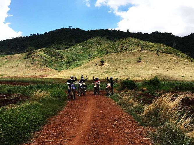 dirt-bike-tours-cambodia-mountains