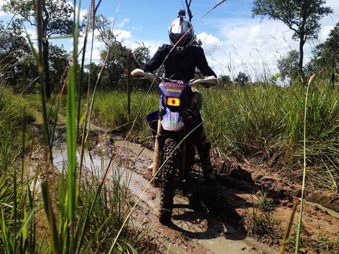 off-road-tours-cambodia-crossed-up